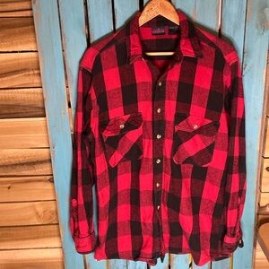 Dakota plaid flannel shirt size large red and black thick cotton fabric